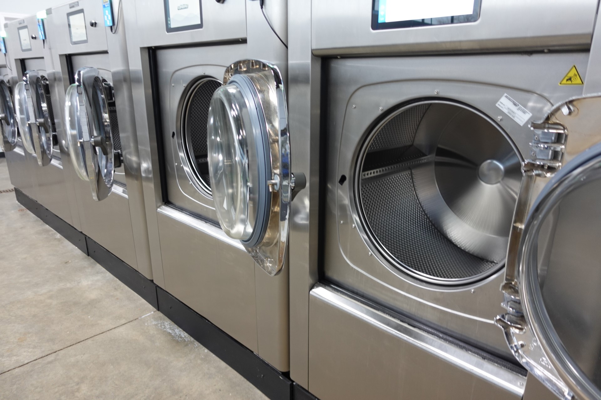 clean fresh towels laundry service